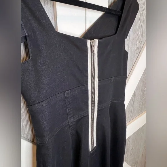 017. Maggy London Black Draped Bust Dress Size 4 - Picture 9 of 9